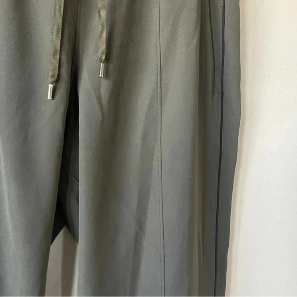 Lululemon On the Right Track Pant Size 10 Dark Olive / Black - Picture 7 of 13